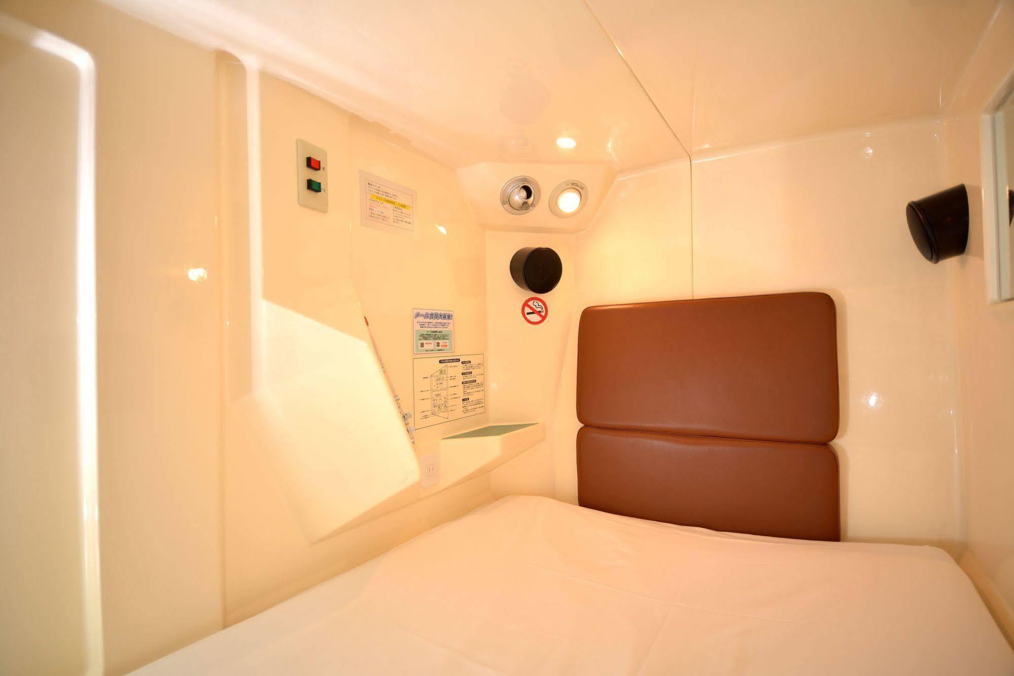 Capsule&Spa Grand Sauna Shinsaibashi Ōsaka Extérieur photo